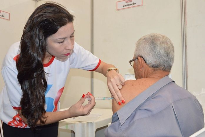 Influenza: campanha de vacinação começa na segunda (23) para idosos e pessoal da Saúde