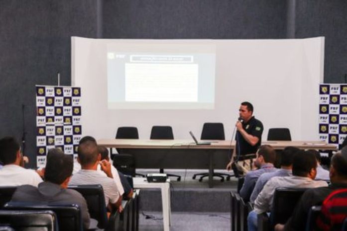 AMA orienta gestores para requisitos no uso dos veículos escolares