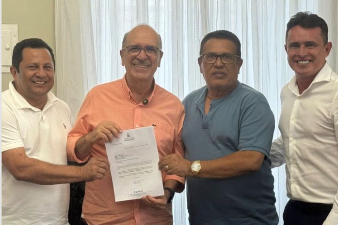 Ronaldo Lopes concede reajuste salarial recorde para professores da Prefeitura de Penedo