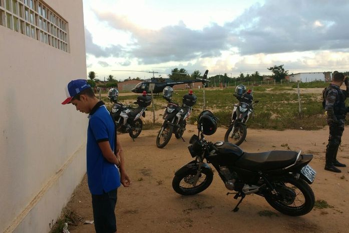 Grupamento Aéreo coibe "pega" de motocicletas no Agreste