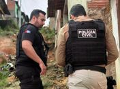 Dois suspeitos que se passavam por policiais morrem em confronto durante operação