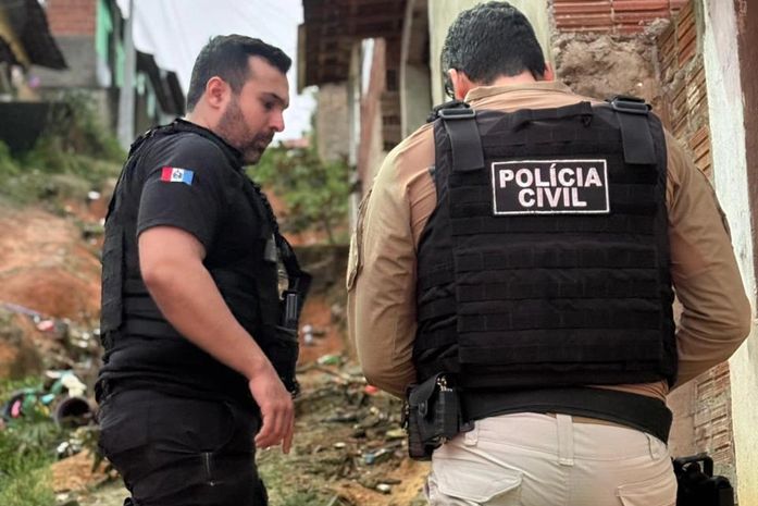 Dois suspeitos que se passavam por policiais morrem em confronto durante operação