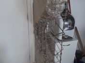 Obra em cozinha de apartamento danifica estrutura e prédio é evacuado pela Defesa Civil