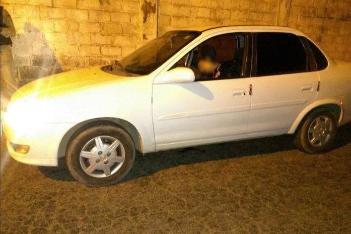 Homem é executado a tiros dentro de veículo