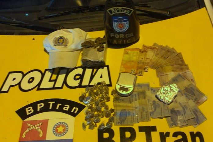 Após trocar tiros com a polícia, dupla é presa por tráfico em Maceió
