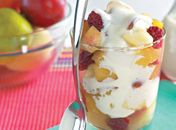 Aprenda a preparar uma Salada de frutas com creme especial