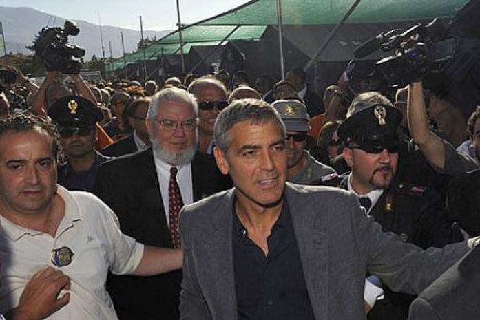 George Clooney usa satélites para espionar abusos no Sudão