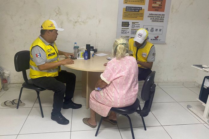 Ronda no Bairro localiza e orienta família de idosa perdida no Terminal do Benedito Bentes