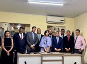 Com a prefeita e vereadores, vice-prefeito eleito de Monteirópolis, é empossado