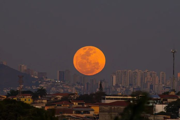 Superlua azul: como observar fenômeno raro que acontece nesta segunda (19)