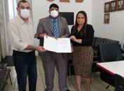 Radialista Rondon Caetano recebe da OAB-Palmeira PL que agiliza e pune com mais rigor motoristas que conduzem veículos sob efeito de Álcool 