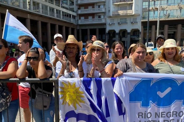 Luis Lacalle Pou toma posse como presidente do Uruguai