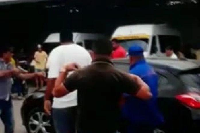 Segundo uma testemunhas, confusão aconteceu na tarde desta terça-feira (10)