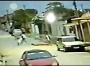Vítima de duplo homicídio luta com criminoso antes de ter canivete cravado nas costas