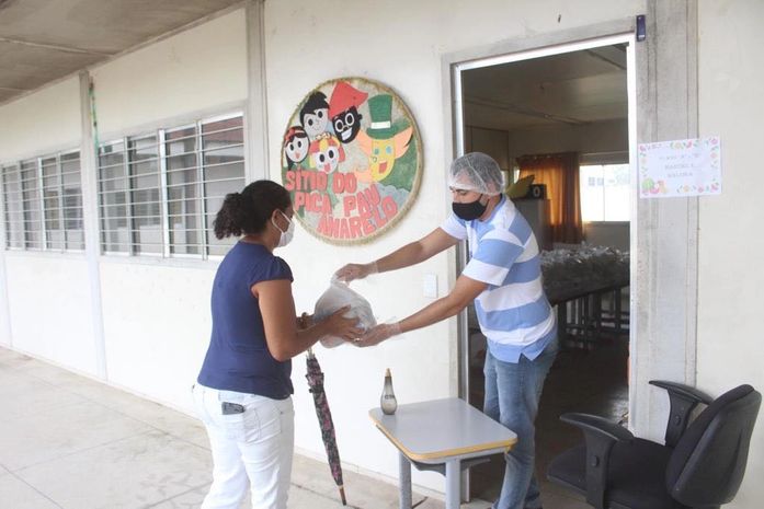 Educação de Santana do Mundaú entrega novos 2.117 kits de gêneros alimentícios