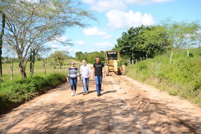 Prefeita de Major Isidoro, Santana Mariano faz vistoria nos serviços das estradas vicinais