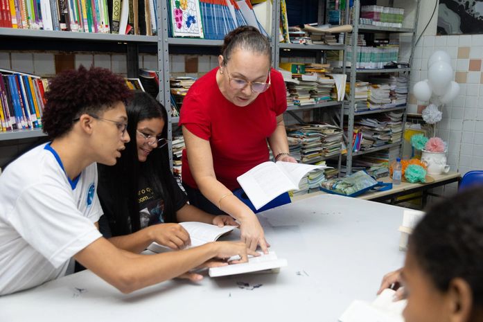 Matrículas para vagas remanescentes da Educação de Jovens e Adultos se encerram nesta sexta