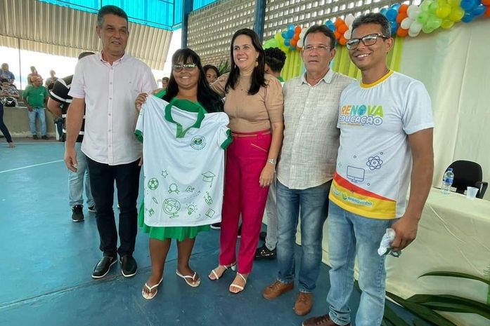 Prefeitura de Branquinha vai entregar fardamento escolar para 3 mil alunos da rede municipal