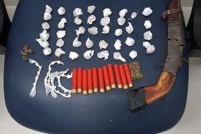PC prende envolvidos com o tráfico de drogas e apreende arma e munições 
