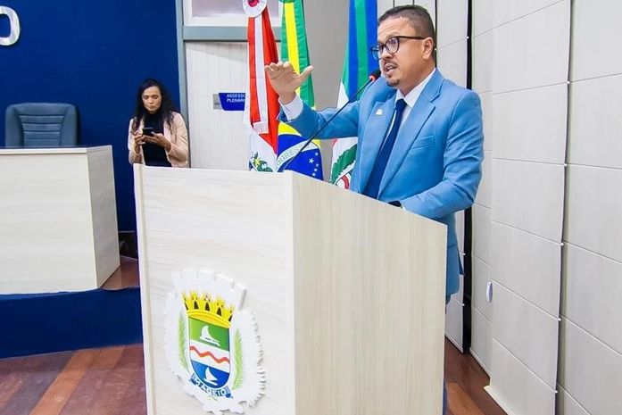Vereador Charles Hebert critica reajuste de 4,3% em duas parcelas da Prefeitura e classifica percentual como desrespeito aos servidores de Maceió