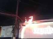 Vídeo: Incêndio atinge poste de energia durante a madrugada no Agreste de AL
