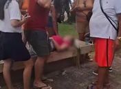 Barra de ferro cai de prédio em construção e deixa mulher ferida na orla da Ponta Verde