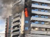 Incêndio em edifício no bairro de Ponta Verde mobiliza equipes do Corpo de Bombeiros; veja vídeos