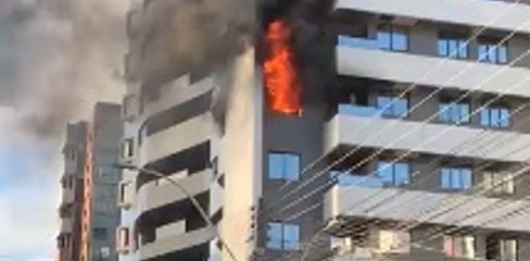 Incêndio em edifício no bairro de Ponta Verde mobiliza equipes do Corpo de Bombeiros; veja vídeos