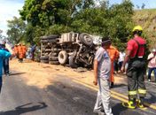Acidente na BR-104: motorista de caminhão morre e outras vítimas são identificadas