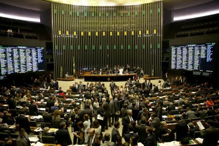A reforma política foi aprovada esta semana para que algumas regras passem a valer em 2018
