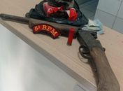 PM prende indivíduos com armas e drogas e recupera veículos