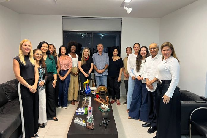Renan reúne lideranças femininas e reforça defesa dos direitos das mulheres