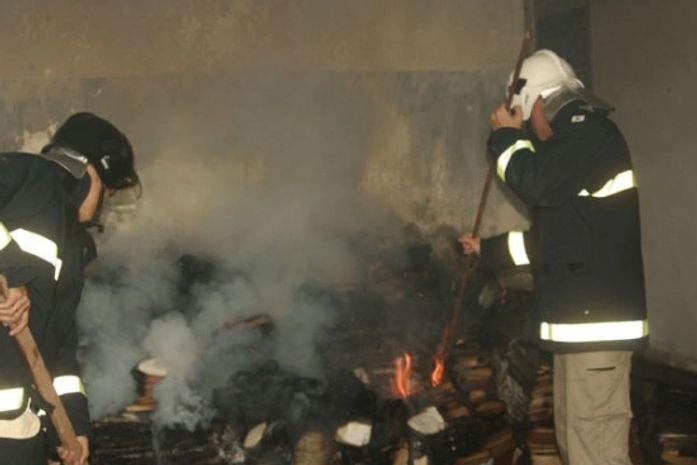 Incêndio destrói parte de acervo da Fundação Casa de Penedo