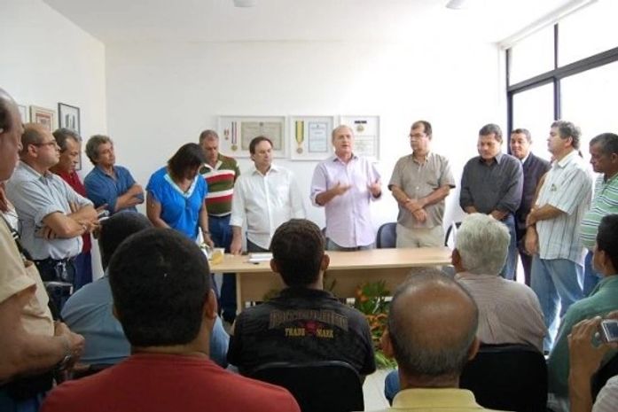 Sindicalistas filiam-se ao PMDB para criar Central Geral dos Trabalhadores