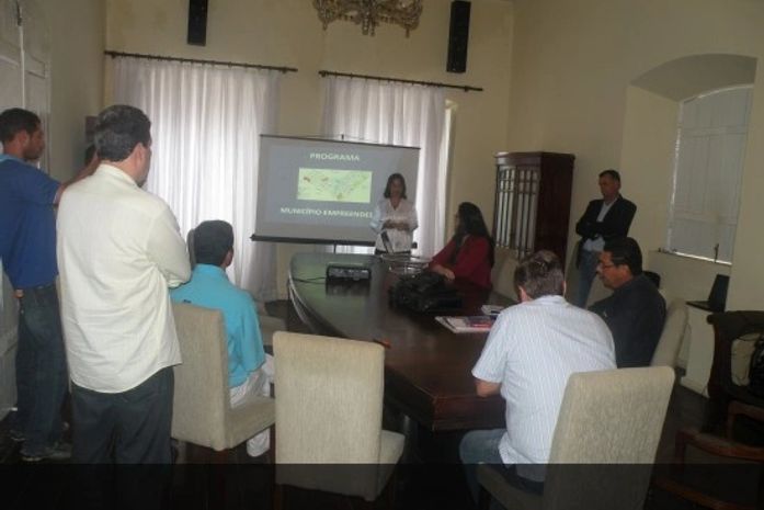 Penedo recebe equipe do Programa Empreendedor