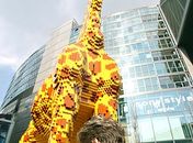 Cauda de girafa de Lego é roubada mais uma vez na Alemanha