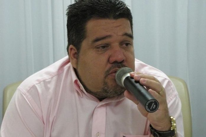 Presidente da FAF convoca clubes campeões para reunião