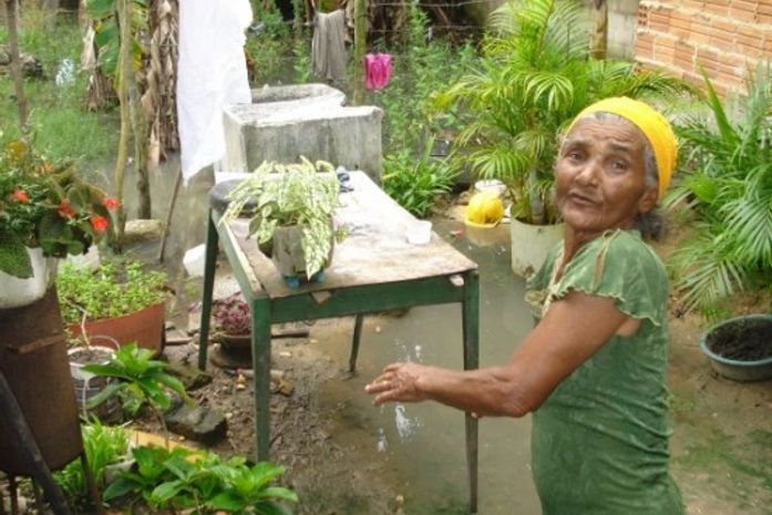 Chuvas ameaçam desabrigar moradores em Penedo