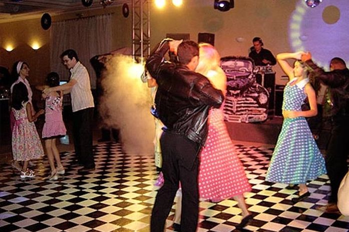 Restaurante Família Giuliano lança bailinho para as noites de sábado