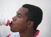 Fluminense traz meia que jogou no Corinthians-AL para ser o 10