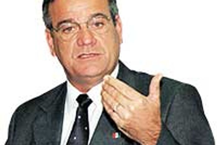 "Ele não tem legitimidade para falar algo sobre Lessa"
