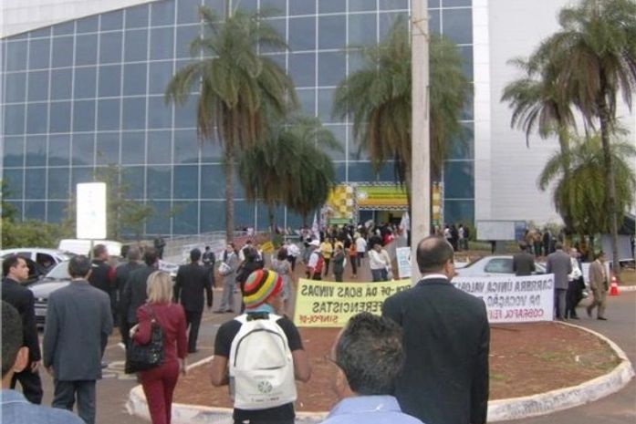 Lula pede fim do 'jogo de empurra' na segurança pública