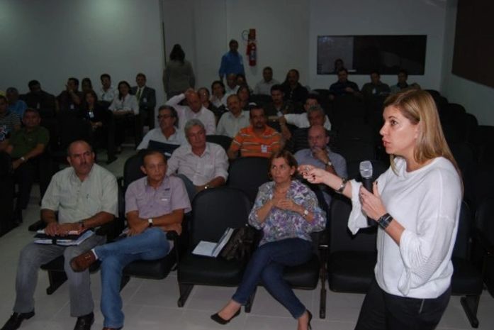 Prefeitos mostram a realidade do transporte escolar ao MP