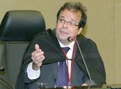 Desembargador Tutmés Airan, relator do processo