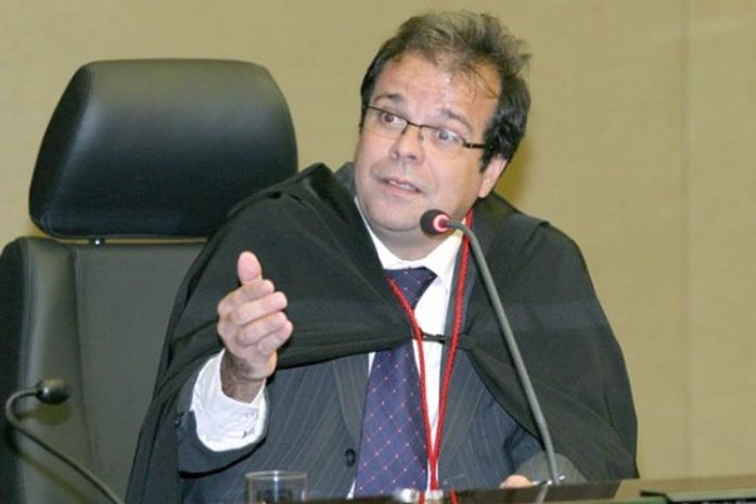 Desembargador Tutmés Airan, relator do processo