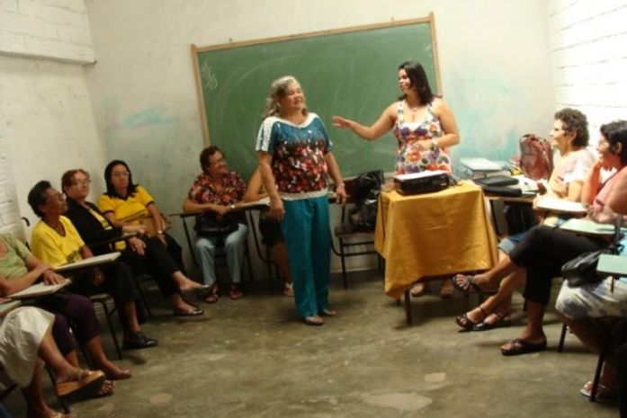 Arapiraca: Idosos participam de curso de oratória e etiqueta