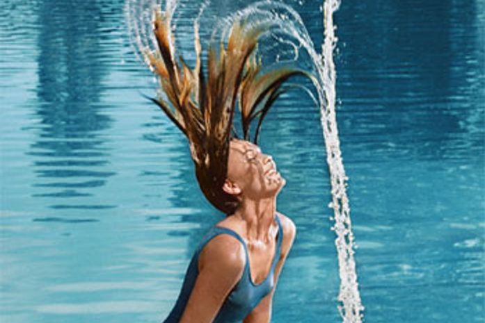 Água mineral dá leveza aos cabelos