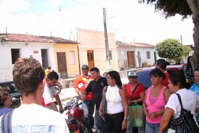 Professores realizam passeata no Centro de Arapiraca