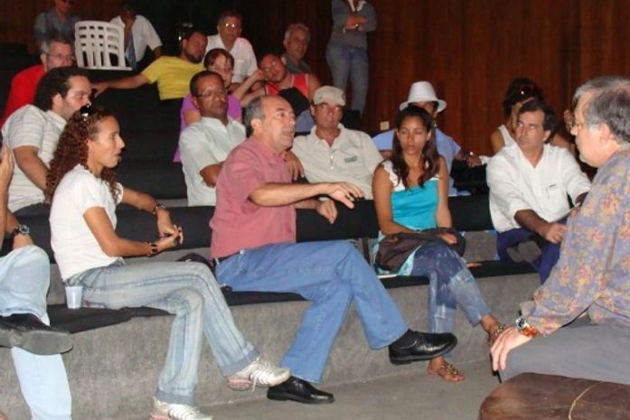Diteal se reúne com classe artística para discutir andamento da reforma