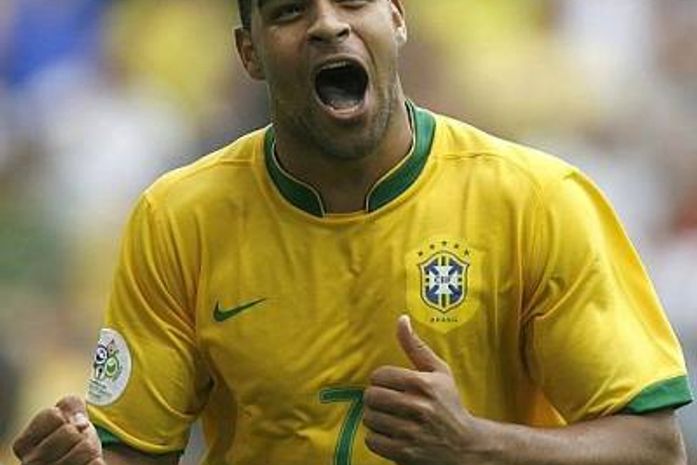 Sem modéstia, Adriano diz que sua escalação preocuparia hermanos